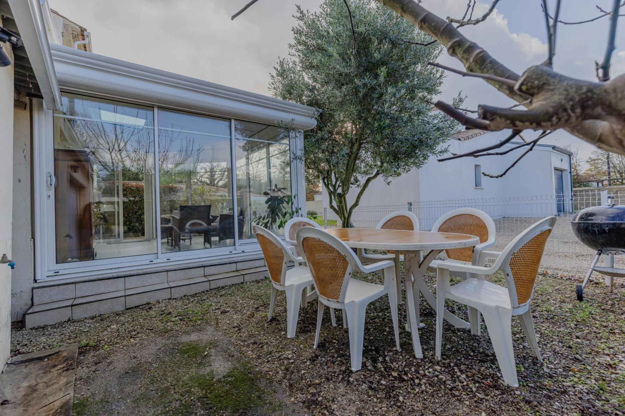 Charmante Maison Au Calme Royan Exteriör bild